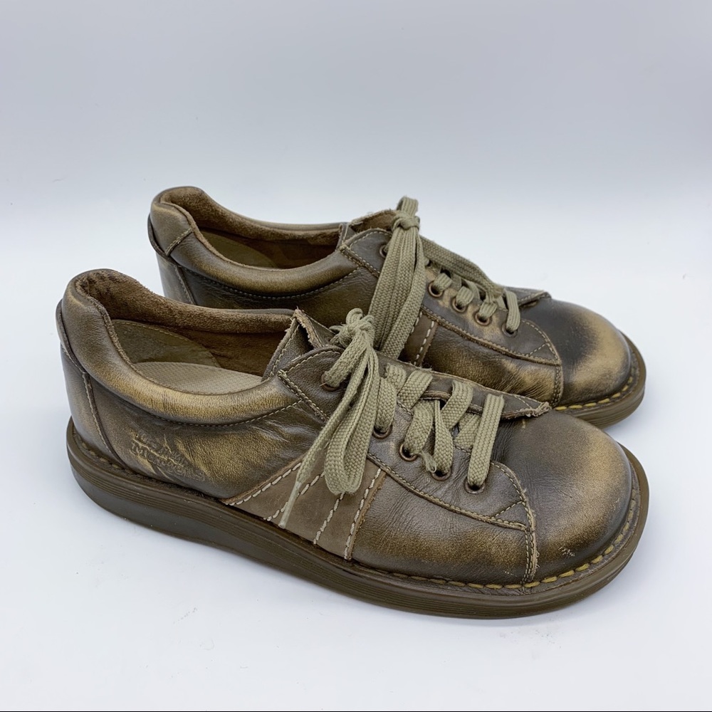 DR MARTENS lace up combat shoes Men’s 6, women’s 8